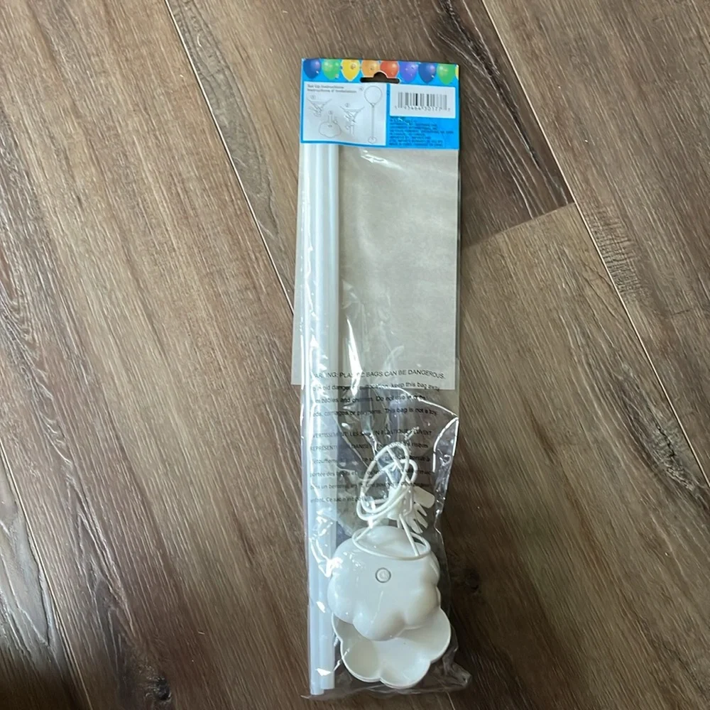 3 Balloon Stands